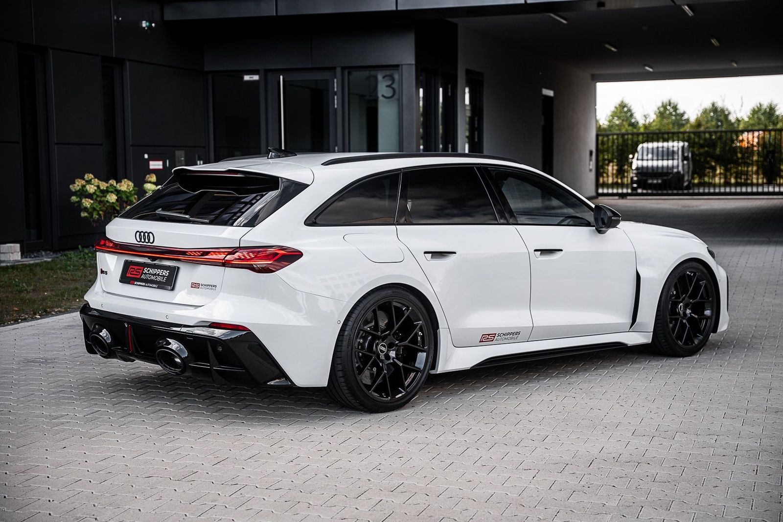 Fahrzeugabbildung Audi RS5 Avant KERAMIK|B&O|TECHPRO|HUD|SPORTPAKET|285