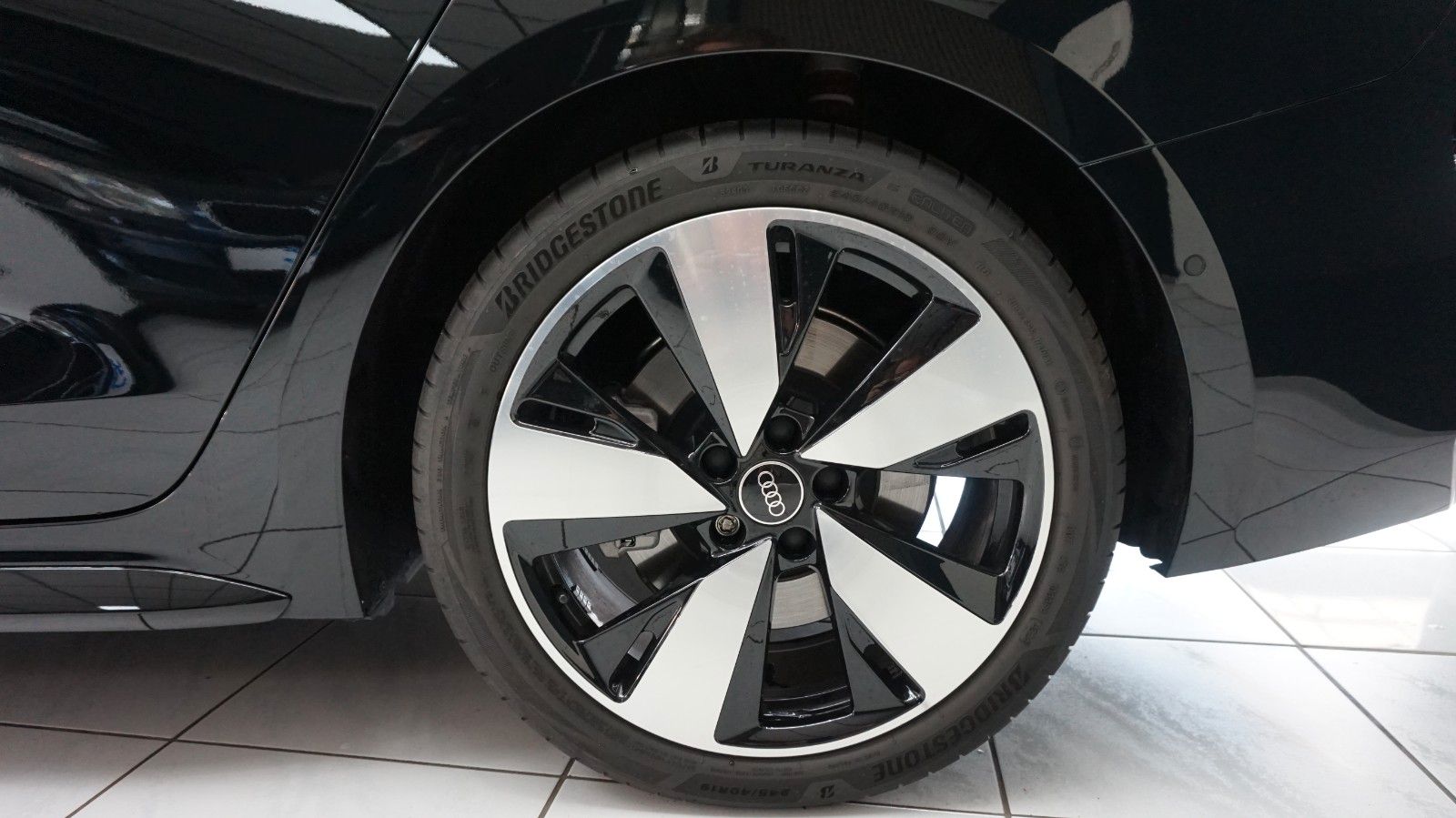 Fahrzeugabbildung Audi A5 Avant *MwSt*Autom.*Werksgarantie*S-Line*