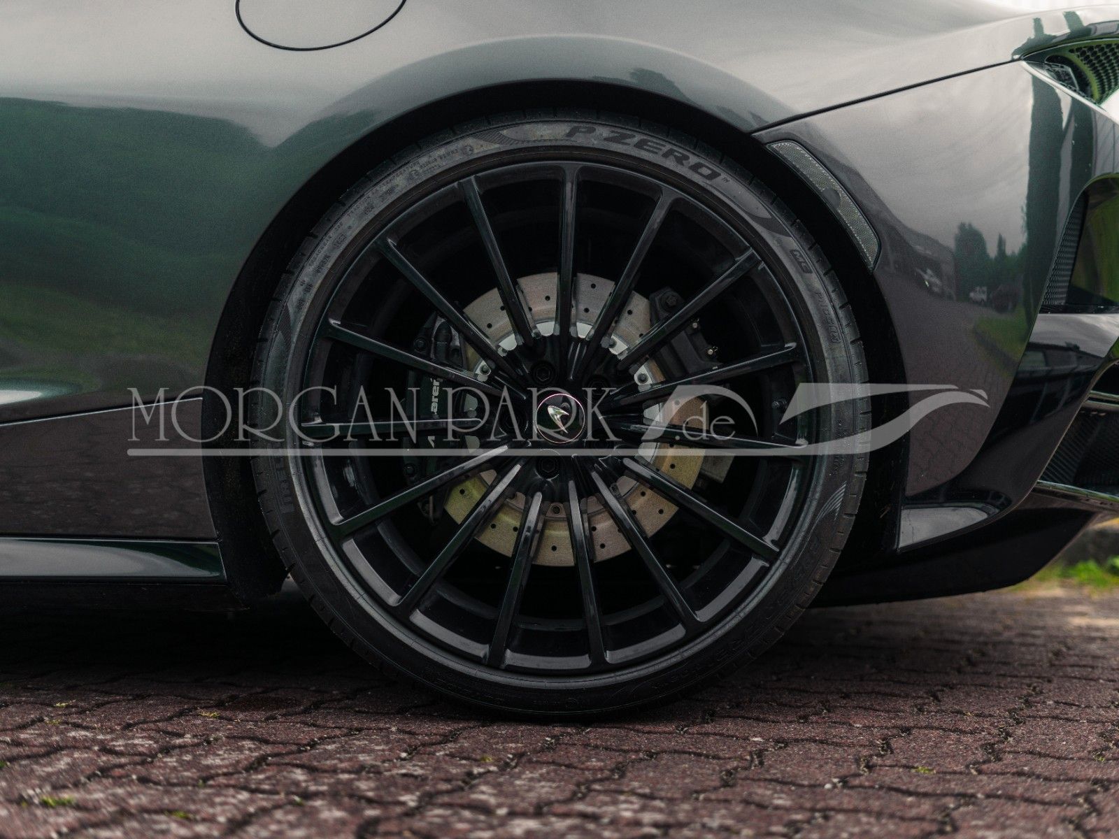Fahrzeugabbildung McLaren GT *Storm Grey Metallic* + MwSt. + Sportauspuff