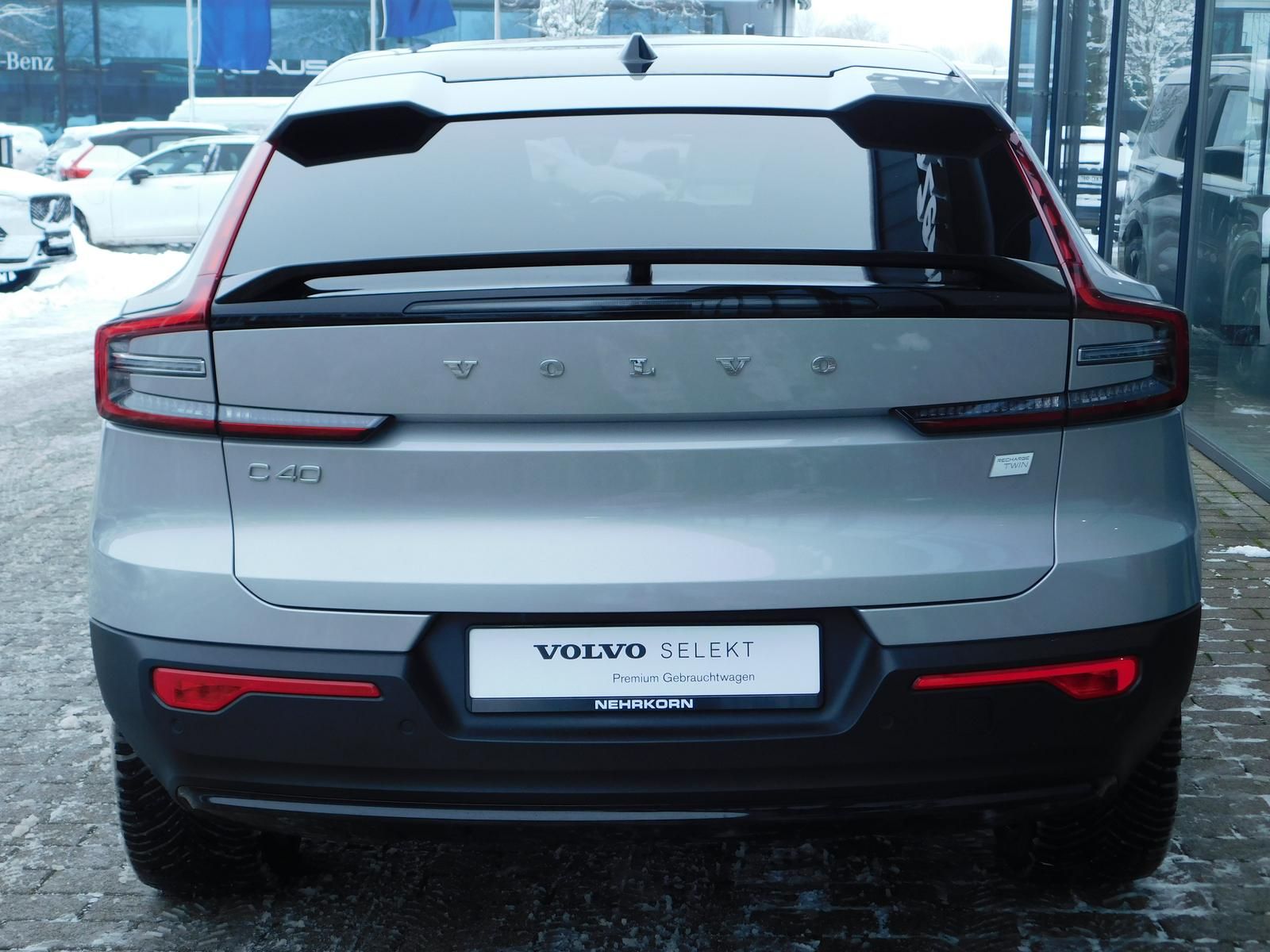 Fahrzeugabbildung Volvo C40 Recharge Twin Motor Ultimate AWD