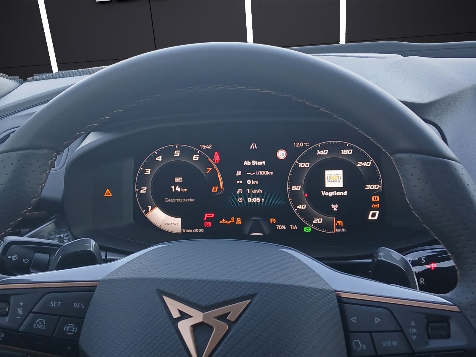 Fahrzeugabbildung CUPRA Terramar VZ 2.0 TSI AHK Sennh. Int.DriveXL