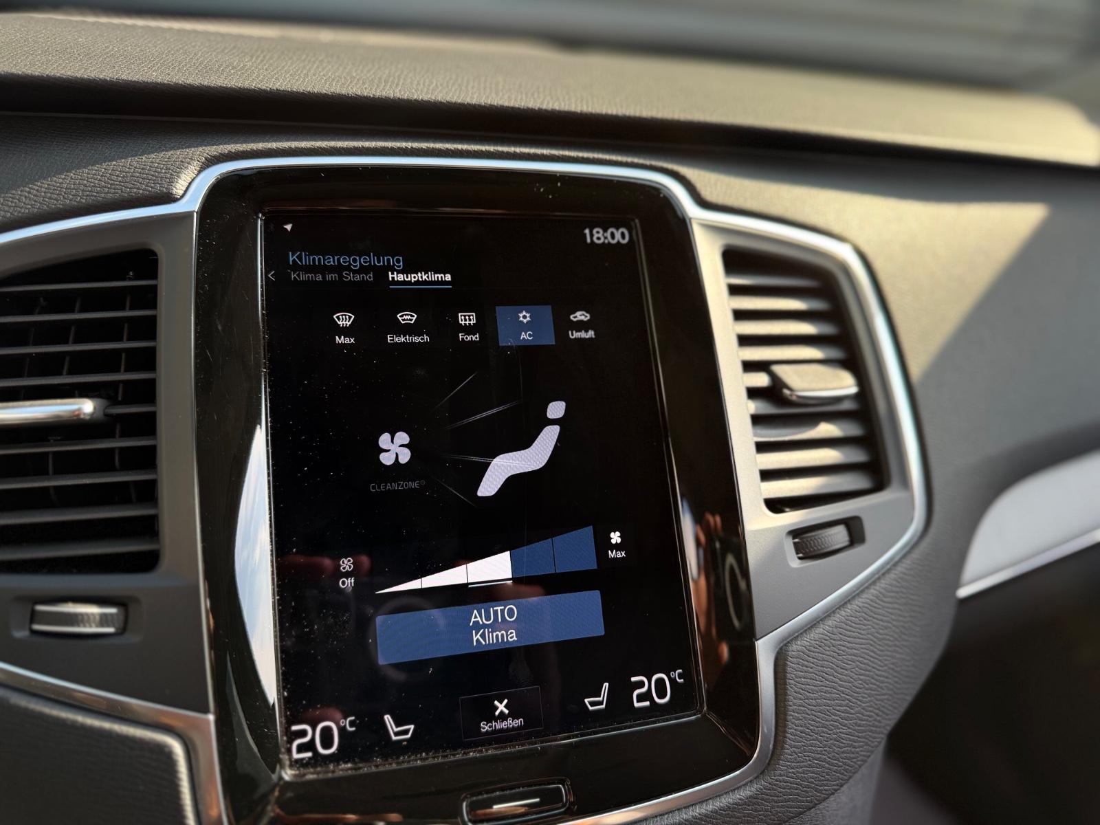 Volvo XC 90 Momentum Pro AWD/360K/LED/VirtC/AHK/H&K/