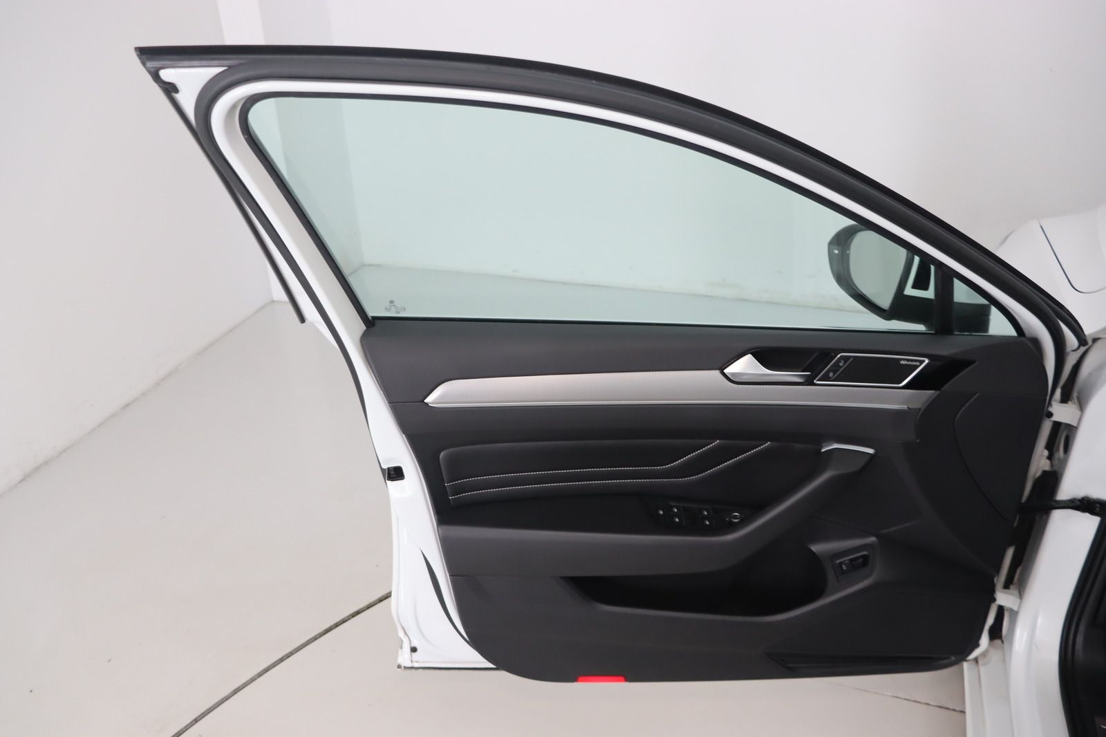 Fahrzeugabbildung Volkswagen Passat Variant 2.0 TSI R-Line 4Motion