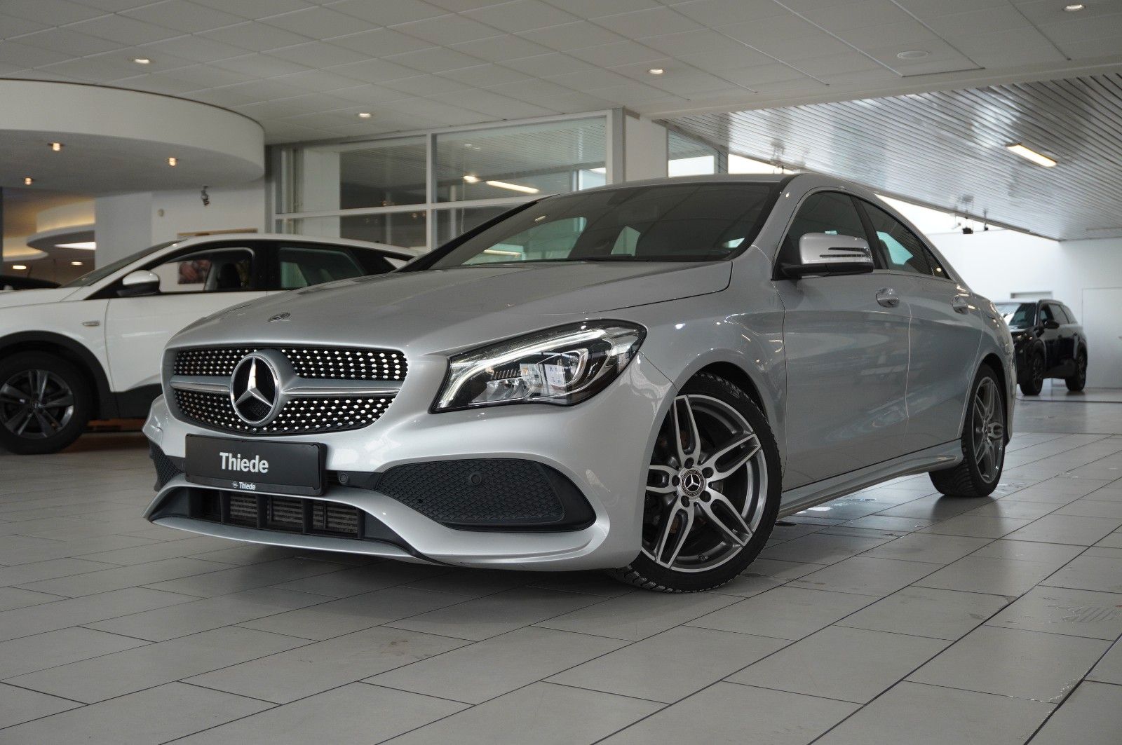Fahrzeugabbildung Mercedes-Benz CLA 180 COUPE AMG LINE NAVI/LED/SPORT/TEMP./AMG