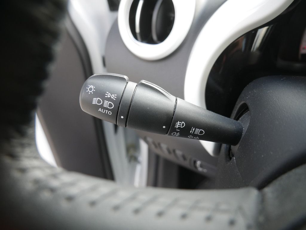Fahrzeugabbildung Renault Twingo E-Tech KLIMA PDC SHZ RÜCKFAHRKAMERA NAVI