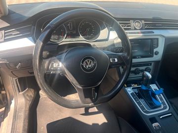 Volkswagen Passat - 10