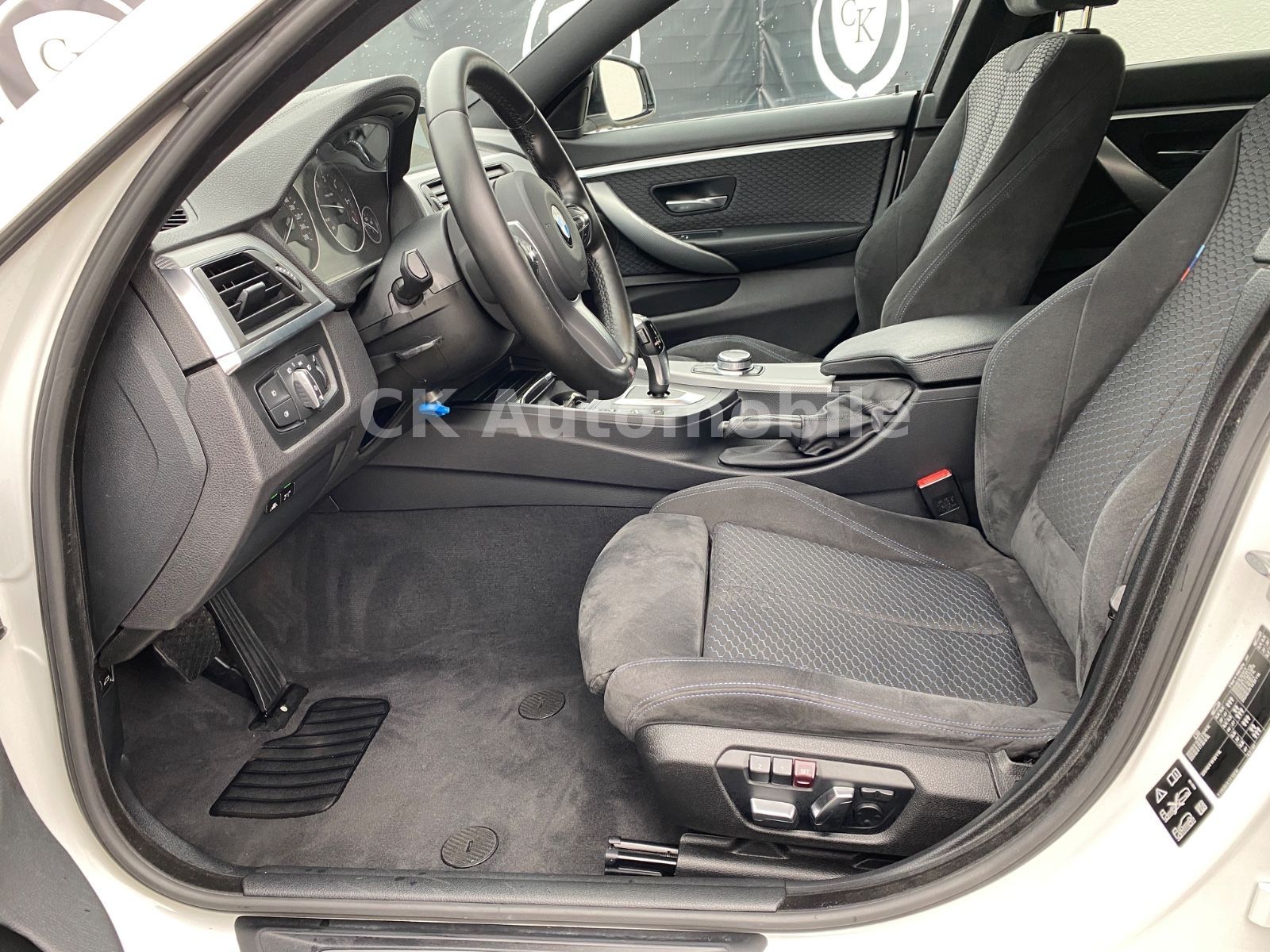 Fahrzeugabbildung BMW 430d xDrive Gran Coupe M-Sport/Navi/Head-Up/LED