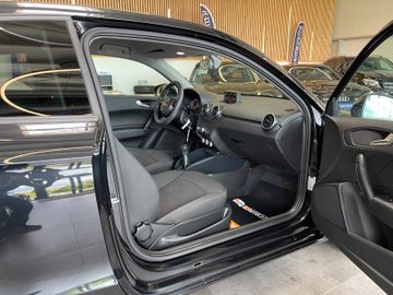 Audi A1 attraction *Klimaauto.*Sitzheizung*TÜV0327*