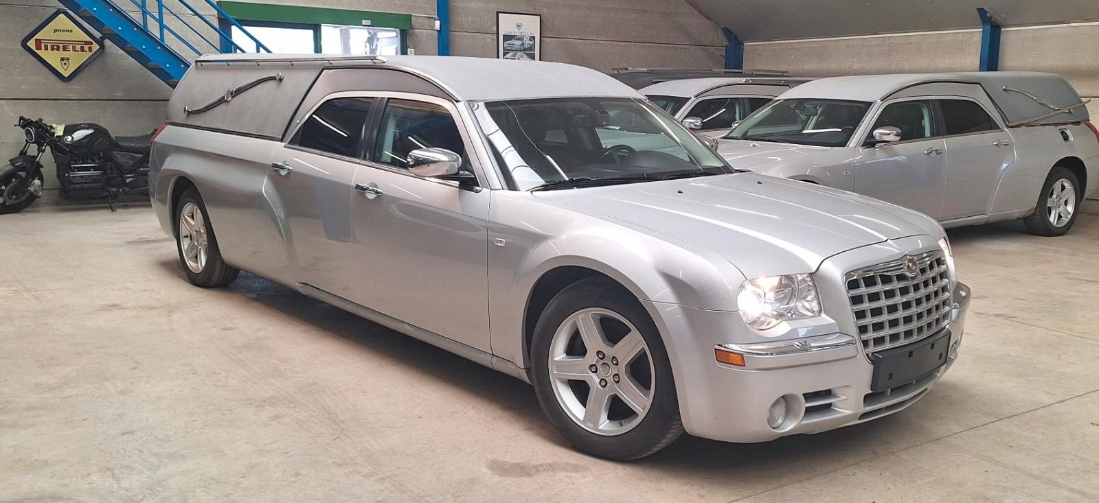 Chrysler 300C 3.0 V6 MERCEDES ENGINE-LEICHENWAGEN-5 PLATZ