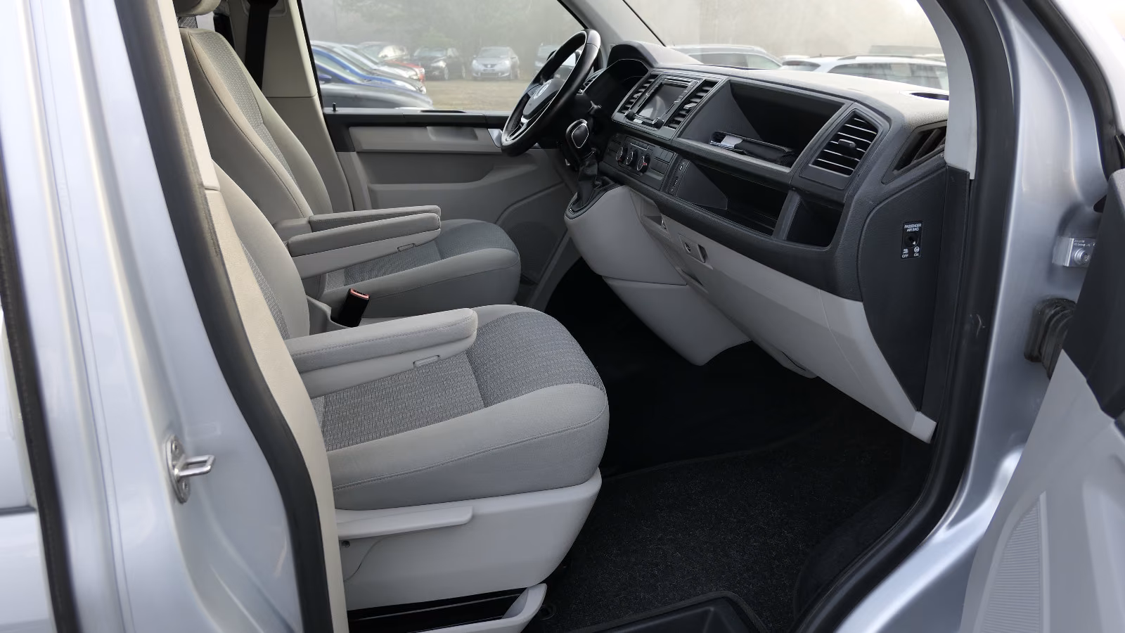 Volkswagen T6 Caravelle Comfortline lang/1-Hand/ACC/Euro6