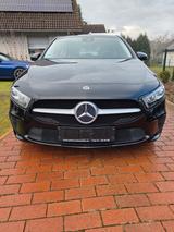 Mercedes-Benz A 250 e, 8 Gang Automatic, PDC v u h, LED, Spur - Mercedes-Benz: Automatic