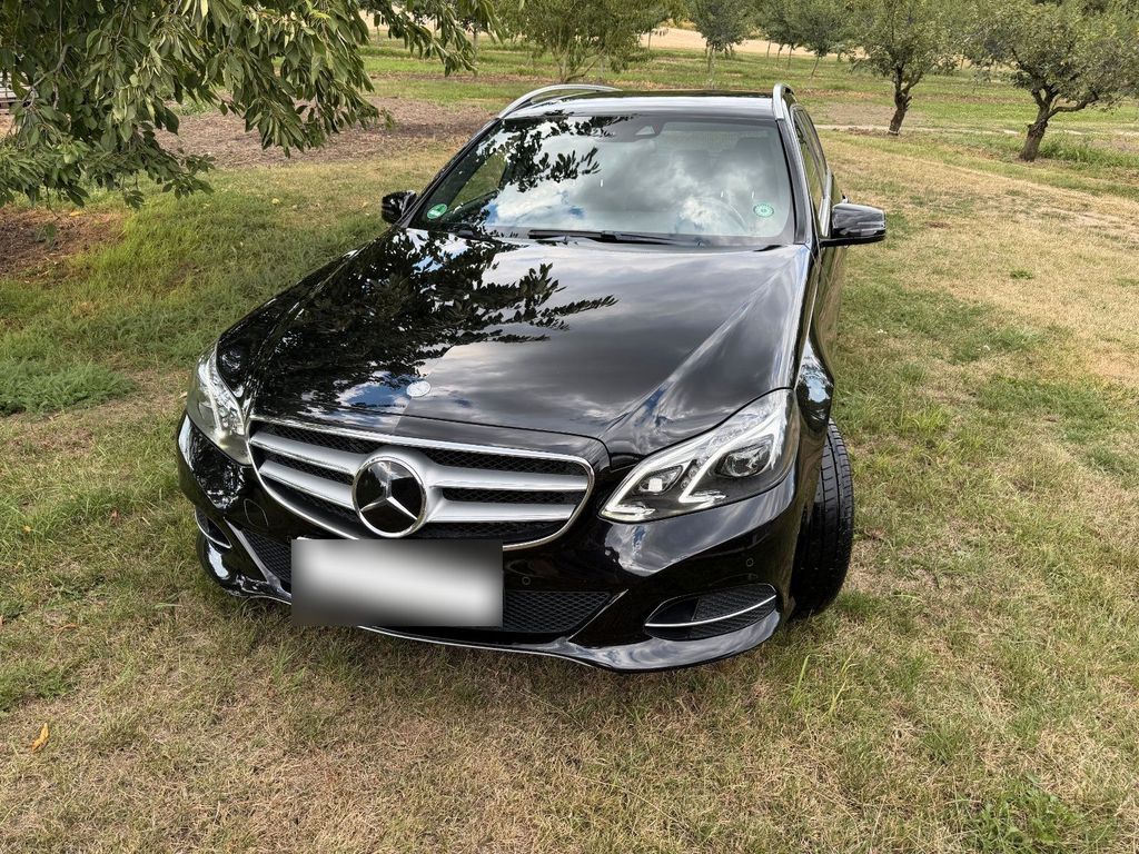 Image of Mercedes-Benz E 250
