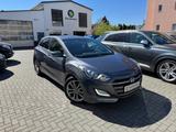 Hyundai i30 blue Passion*NAVI*SHZ*PDC*KAM*TEMP*4S-REIFEN - Hyundai: Reifen