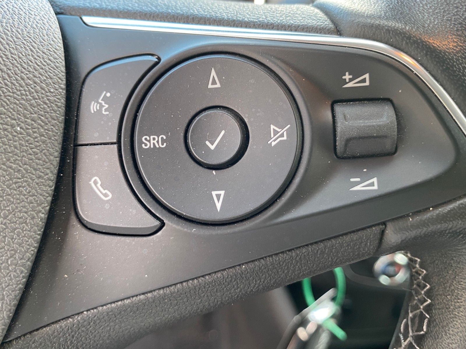 Fahrzeugabbildung Opel Crossland Elegance Klimaaut. Kamera PDC