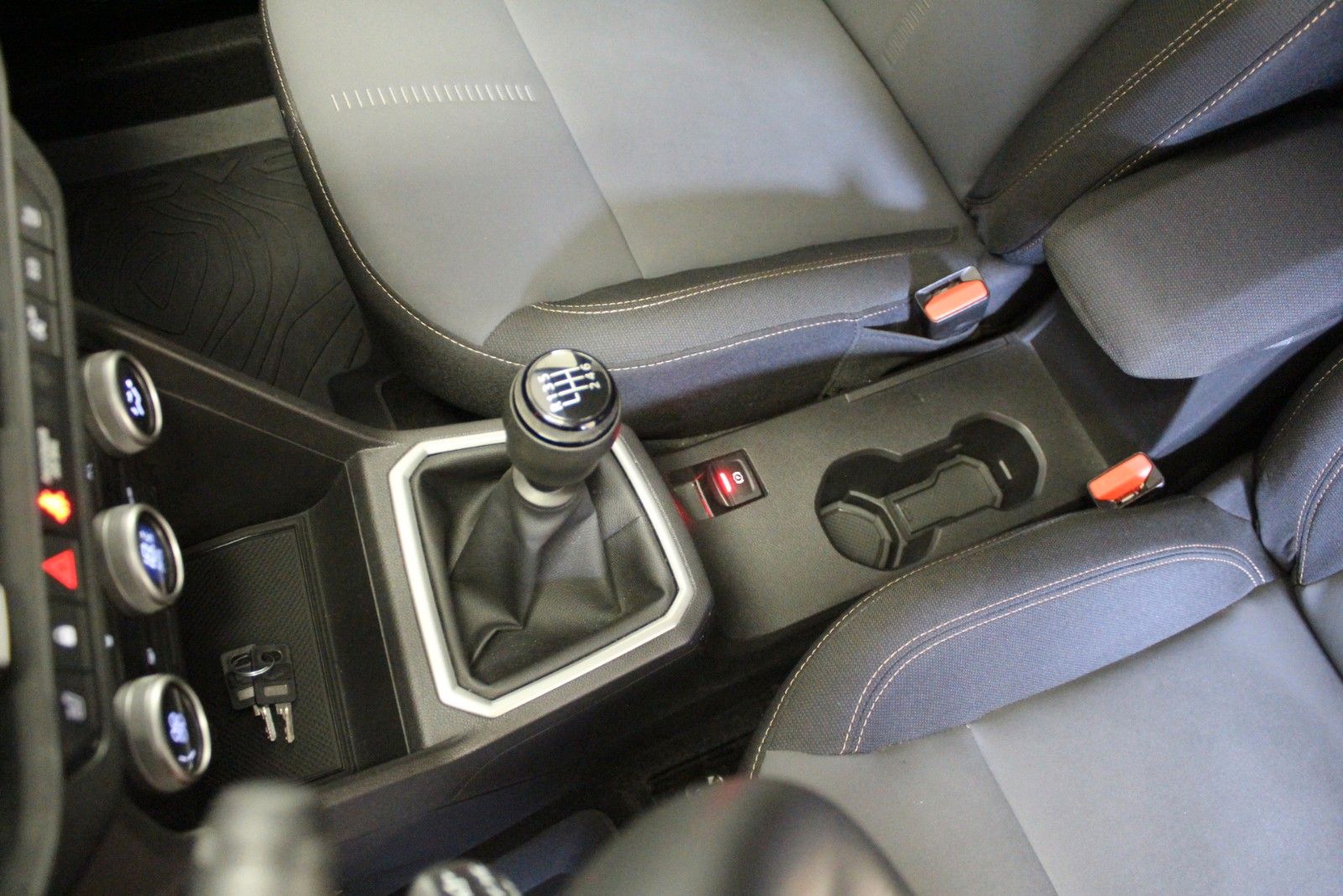 Fahrzeugabbildung Dacia Jogger TCE 110 Extreme+ 5-Sitzer *AHK*