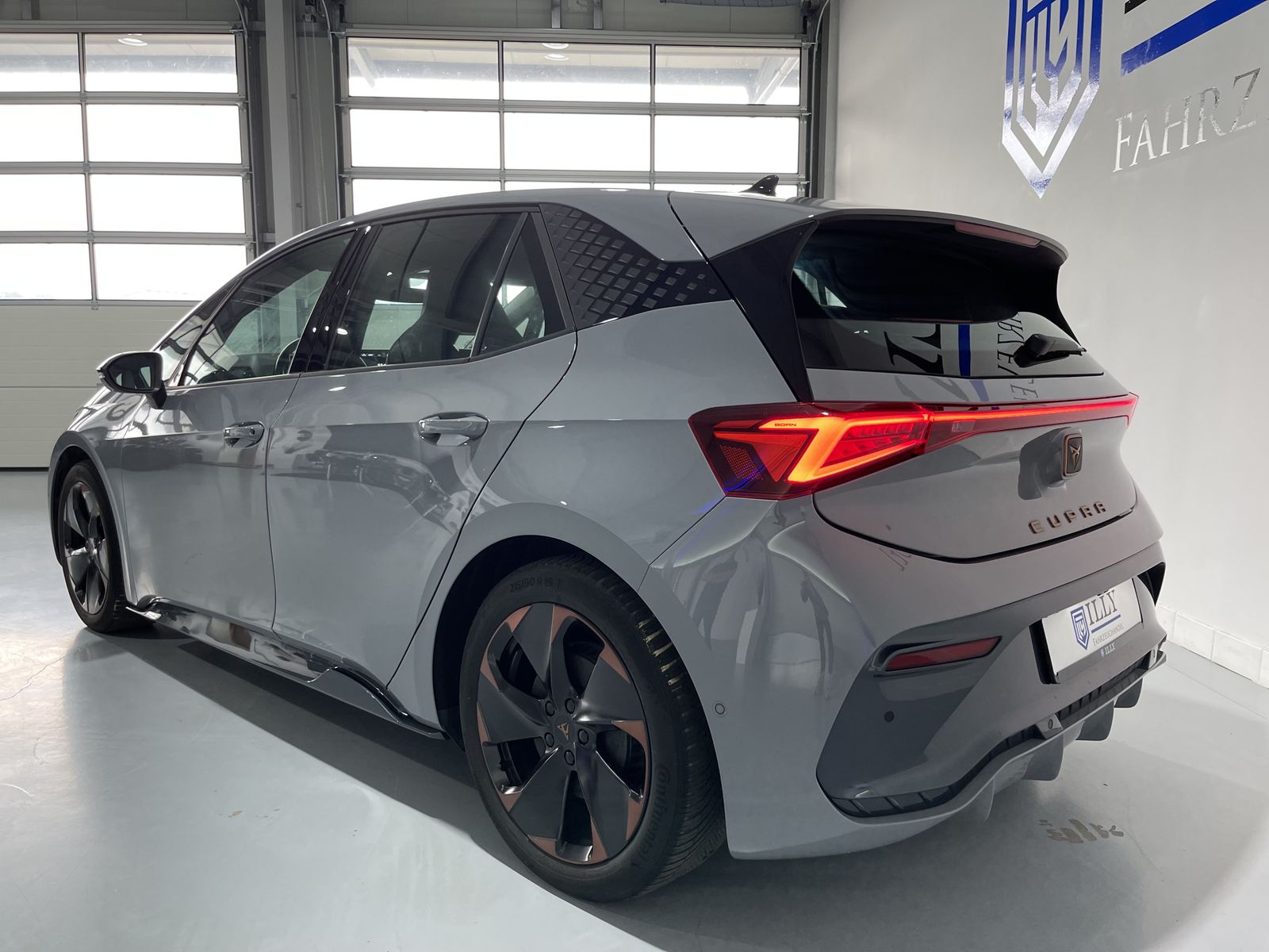 Fahrzeugabbildung CUPRA Born 150 kW*LED*360°Cam*SHZ*Navi*