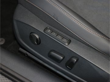 Cupra Leon ST VZ 2.0 TSI  4Drive DSG AHK Kamera Voll L