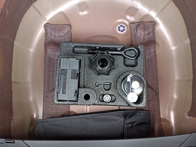 Fahrzeugansicht 20 Fahrzeugabbildung Volkswagen T-Cross 1.0 TSI R-Line DSG
