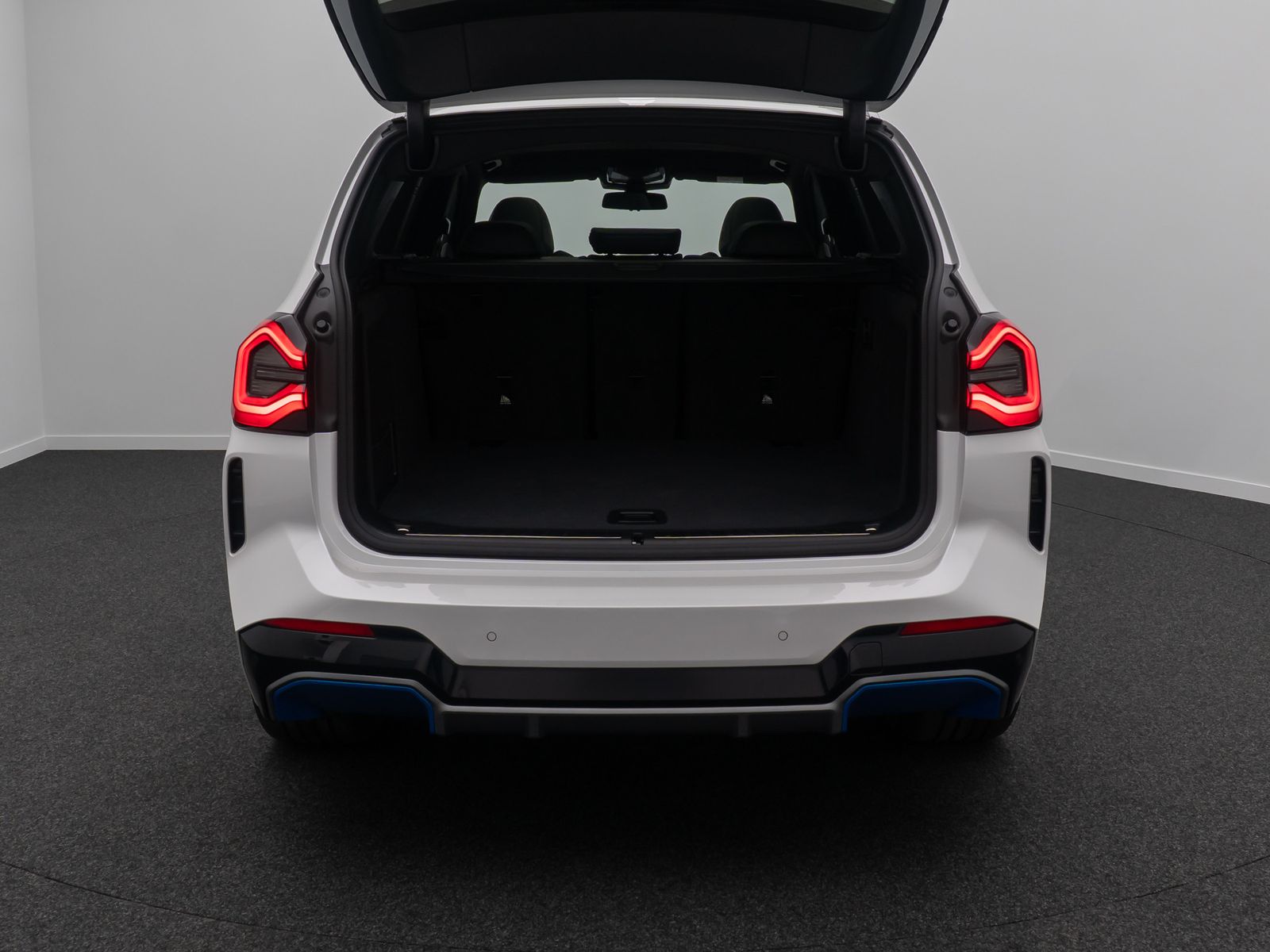 Fahrzeugabbildung BMW iX3 Impressive ACC 360°HUD AHK DAB Panorama H/K