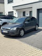 Ford Focus 1,6 GHIA Paket & 07-2027 TÜV & ... - Ford Focus aus 2007: Ghia