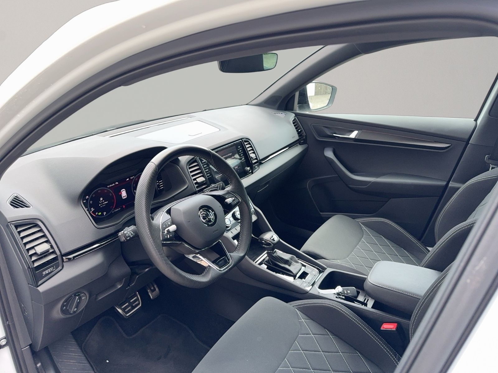 Karoq 2.0 TSI Sportline 4x4, AHK, Sportsitze, Pa