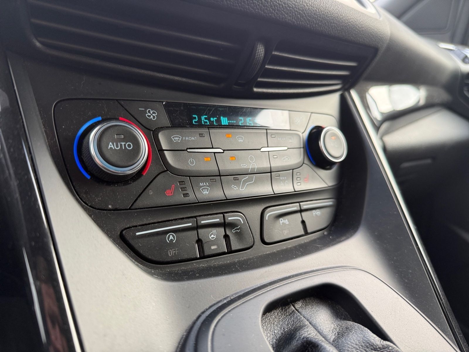 Fahrzeugabbildung Ford Kuga 1.5 EcoBoost ST-Line 4x4 *AHK*GJR*KAMERA*