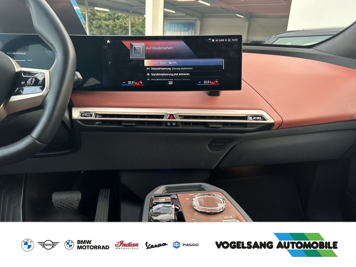 Fahrzeugabbildung BMW iX xDrive 50,Sport,Laserlicht,PanoSkyLounge,Head