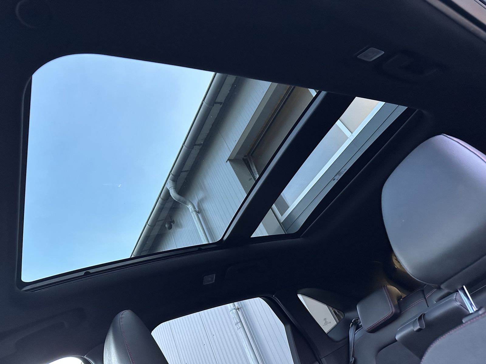 Fahrzeugabbildung Ford Kuga Plug-In Hybrid ST-Line X NAV+LED+AHK+PANO