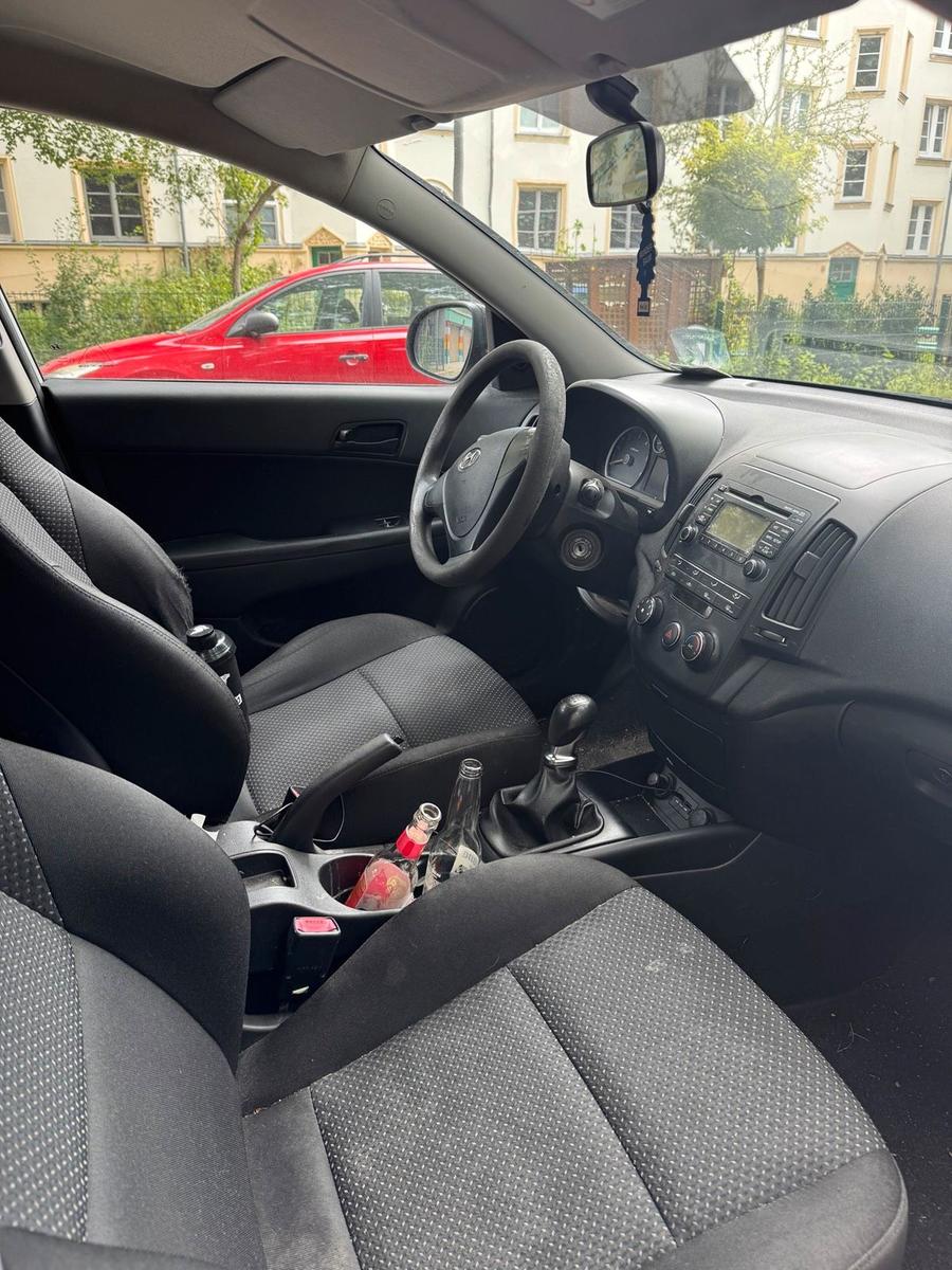 Hyundai i30 2011 — photo 8