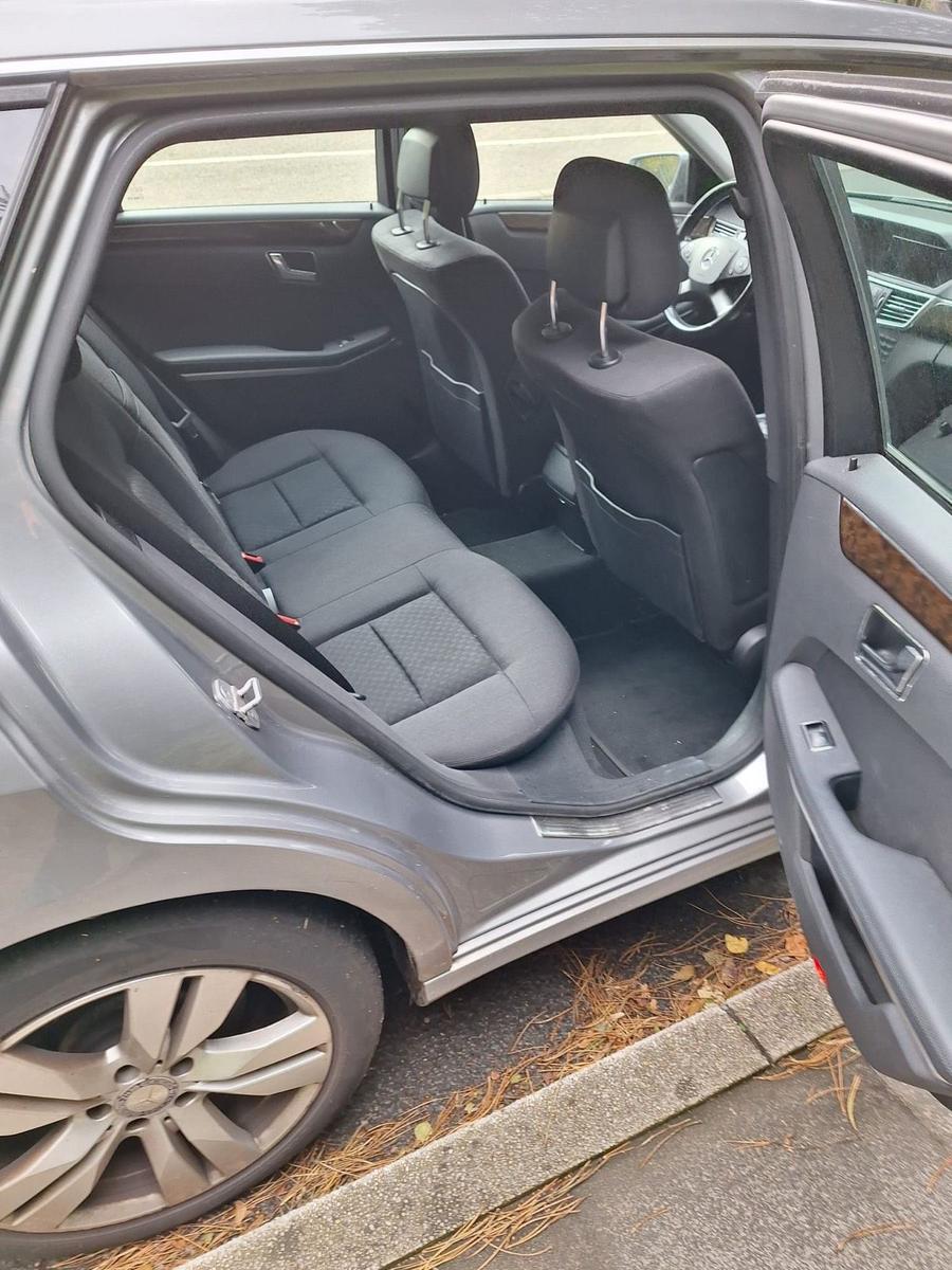 Mercedes-Benz E220 2010 — photo 8