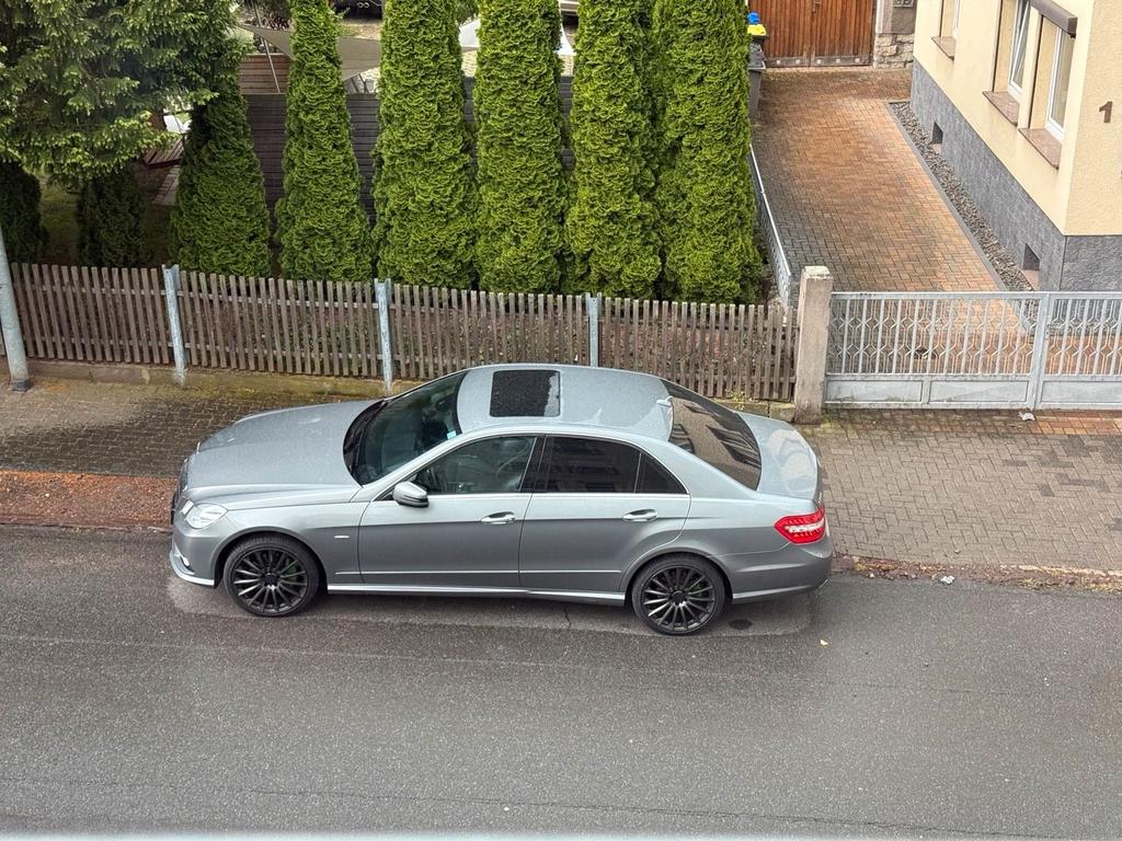 Mercedes-Benz E 300
