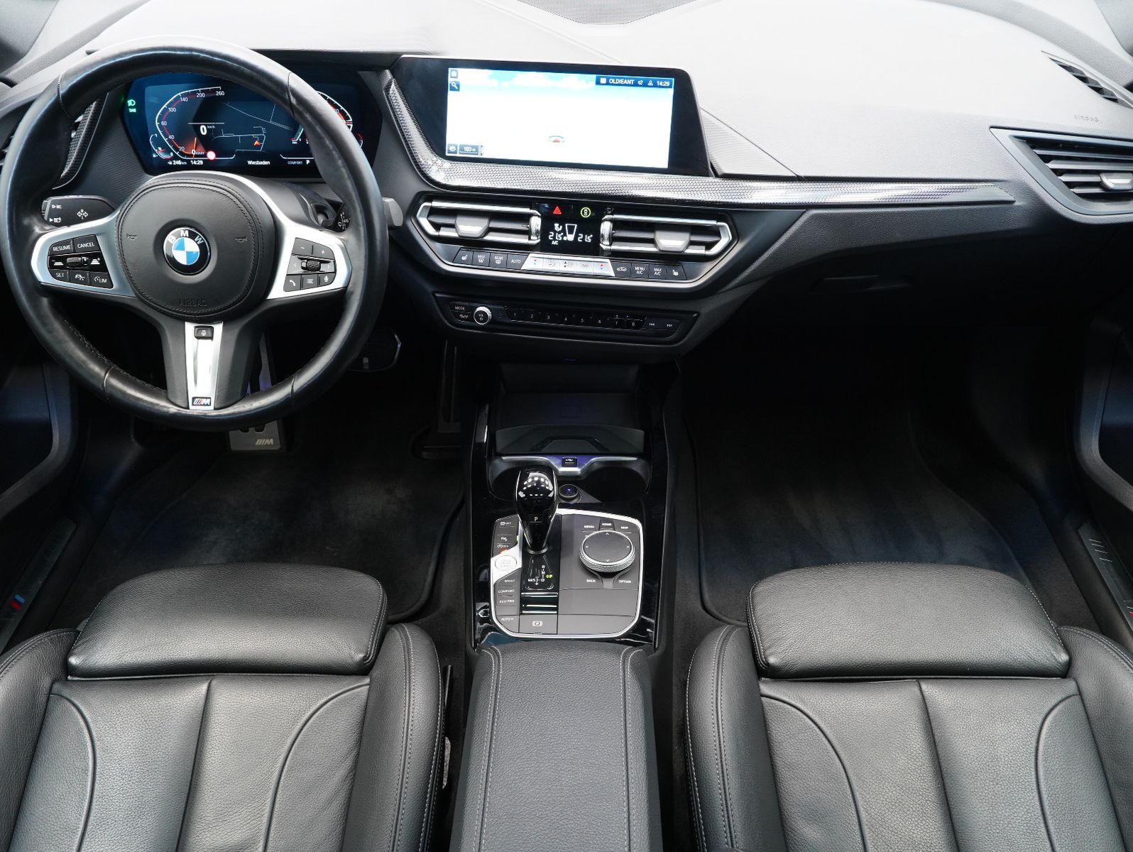 Fahrzeugabbildung BMW 218 i Gran Coupé M Sport PANORAMA