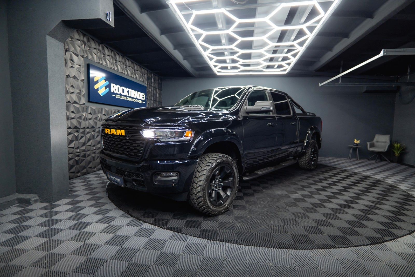 Fahrzeugabbildung Dodge RAM 3.0 MY 25 TWIN TURBO Offroad Night ACC 19%