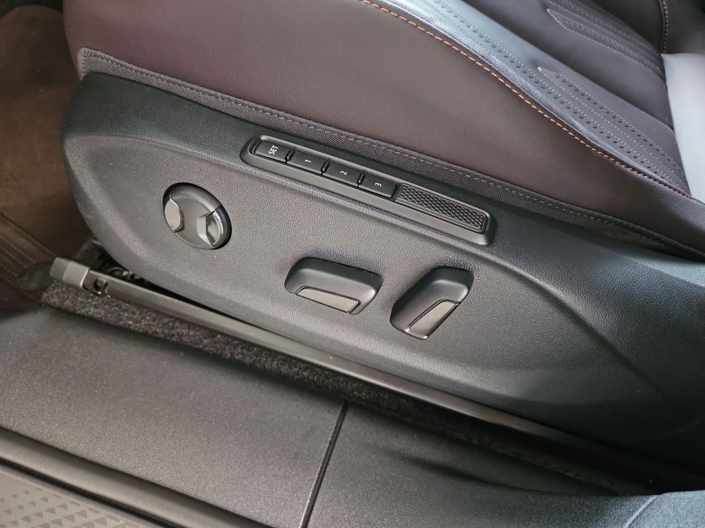 Fahrzeugabbildung CUPRA Terramar ACC Matrix 360 HUD Sound