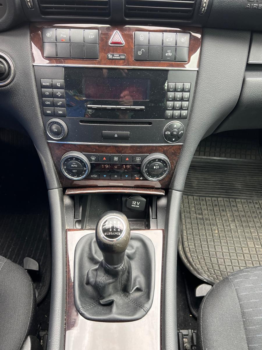 Mercedes-Benz C220 2004 — photo 14