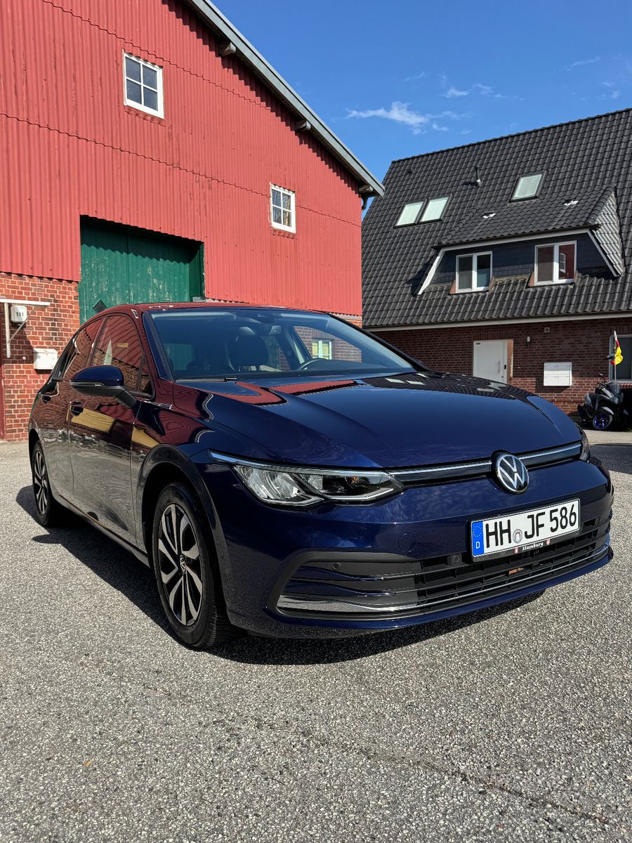 Fahrzeugabbildung Volkswagen Golf VIII Lim. Active mit Neuwagengarantie