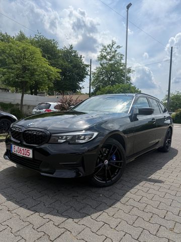 BMW 330e T M-SPORT TOTW CARPLAY