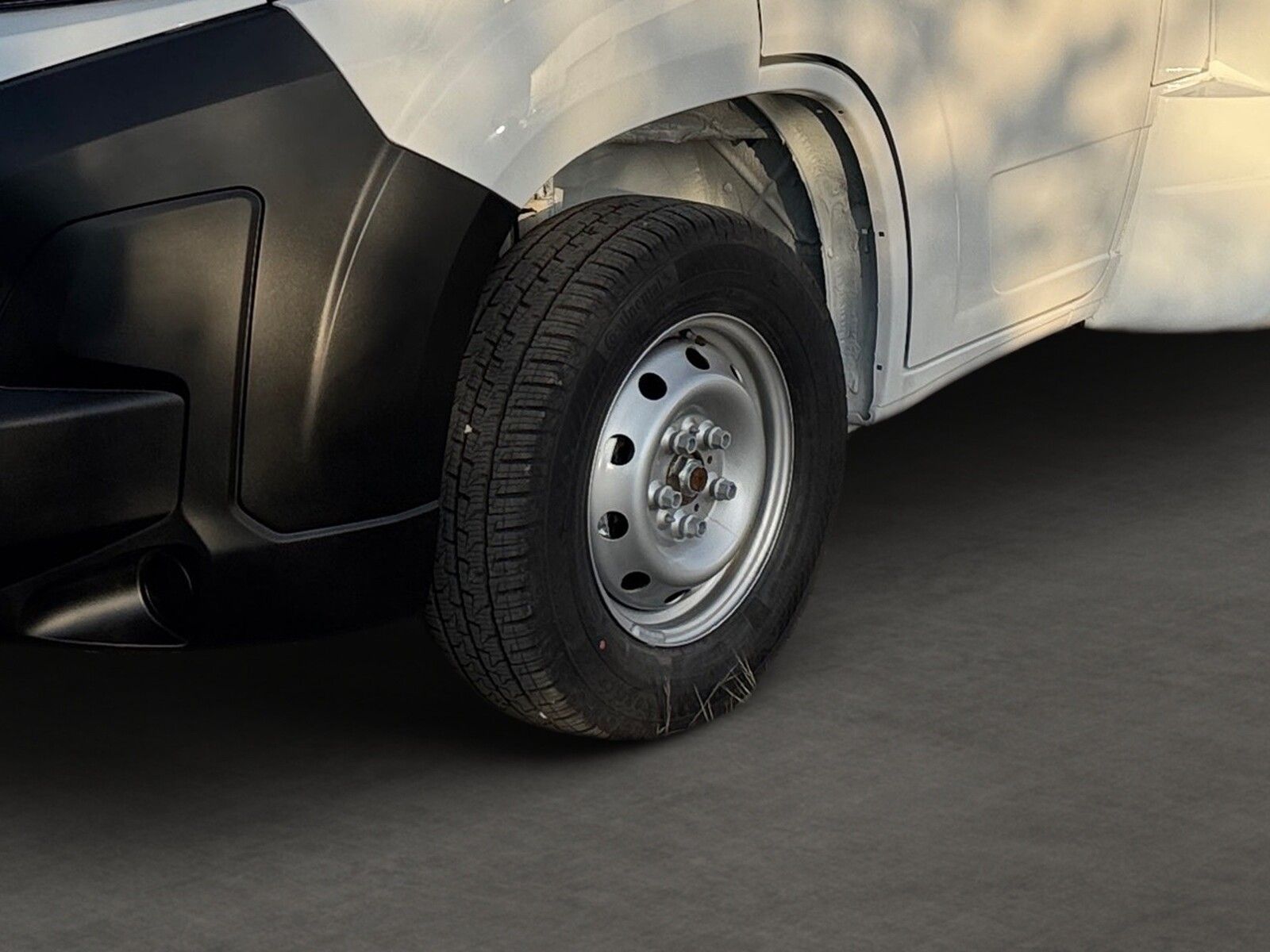 Fahrzeugabbildung Etrusco T-Modell Base 7.4 SBC Solar, Hubbett