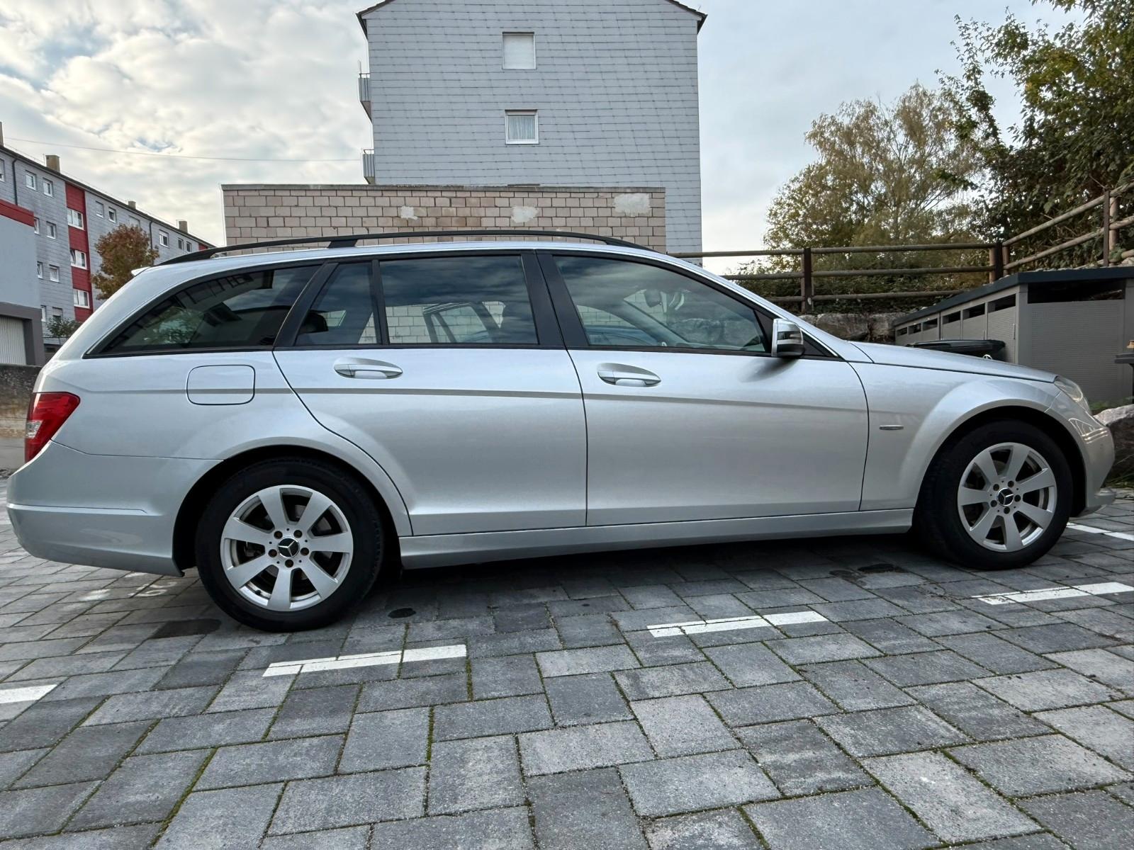 Mercedes-Benz C200 2011 — engine 2.143 cm³, 136 HP (100kW)
