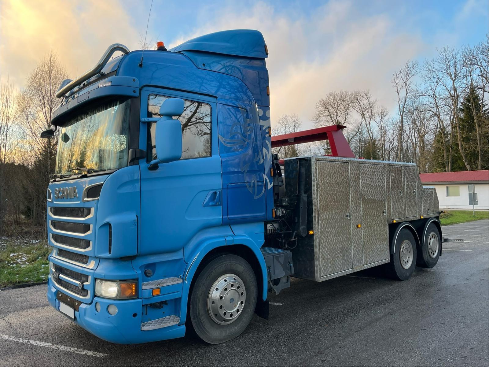 Scania R560 6x2 towtruck