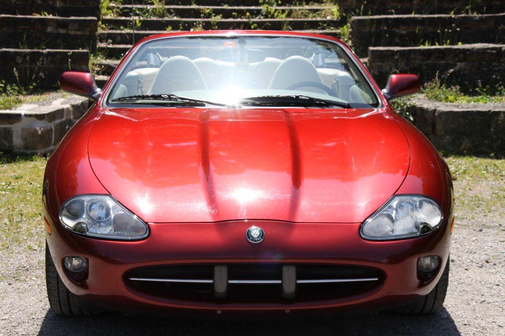 Jaguar XK8