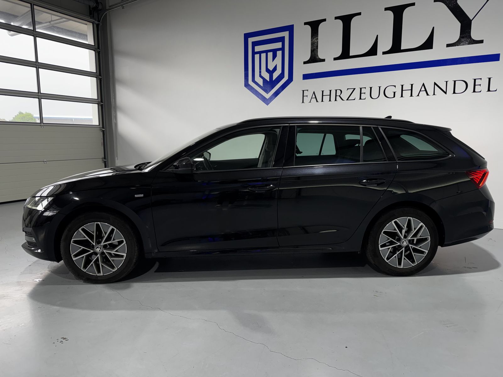 Fahrzeugabbildung SKODA Octavia 2.0 TDI*Ambition*LED-Matrix*AHK*ACC*