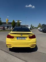 BMW M4 Competition Paket M-Performance Ausstattung - gebrauchte BMW M4 aus dem Jahr 2017