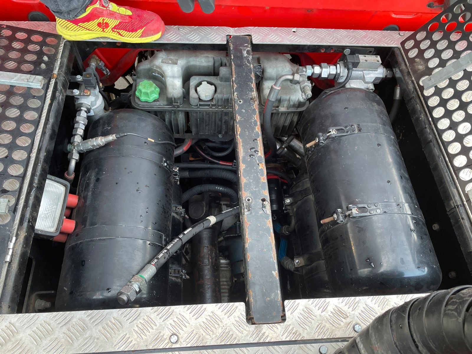 Fahrzeugabbildung Mercedes-Benz TUROX 8x8 Eschlböck Biber 92 Holzhacker / 1.512h