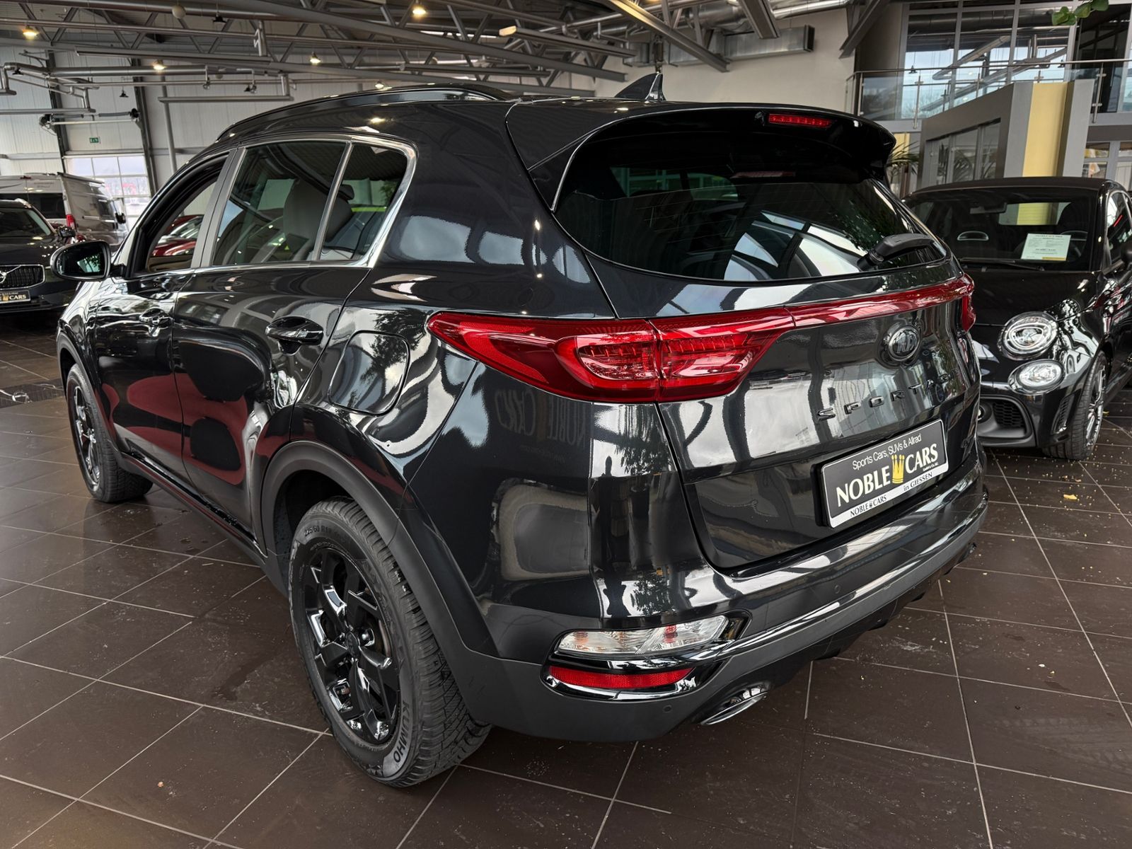Fahrzeugabbildung Kia Sportage Black Edition AWD JBL LED NAVI