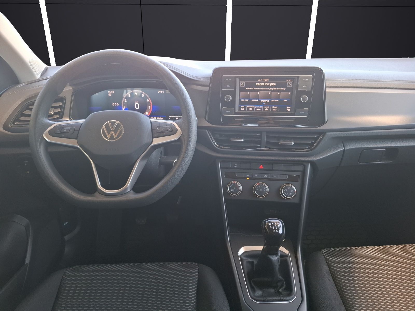 Fahrzeugabbildung Volkswagen T-Roc TSI LED AHK AID LANE Assist