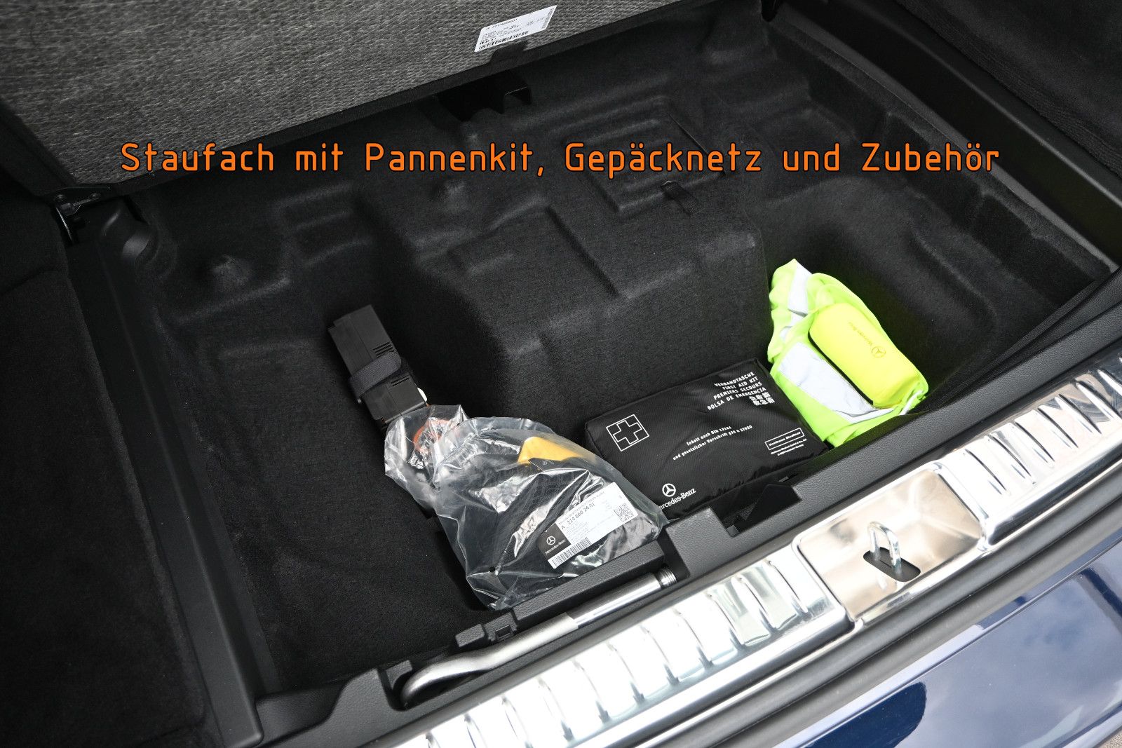 Fahrzeugabbildung Mercedes-Benz E 200 T Avantgarde Adv. °ACC°AHK°PANORAMA°8-FACH
