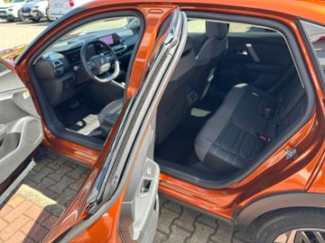 Citroën C4 PT130 EAT8 Shine | PDach - RCam - Navi - SH