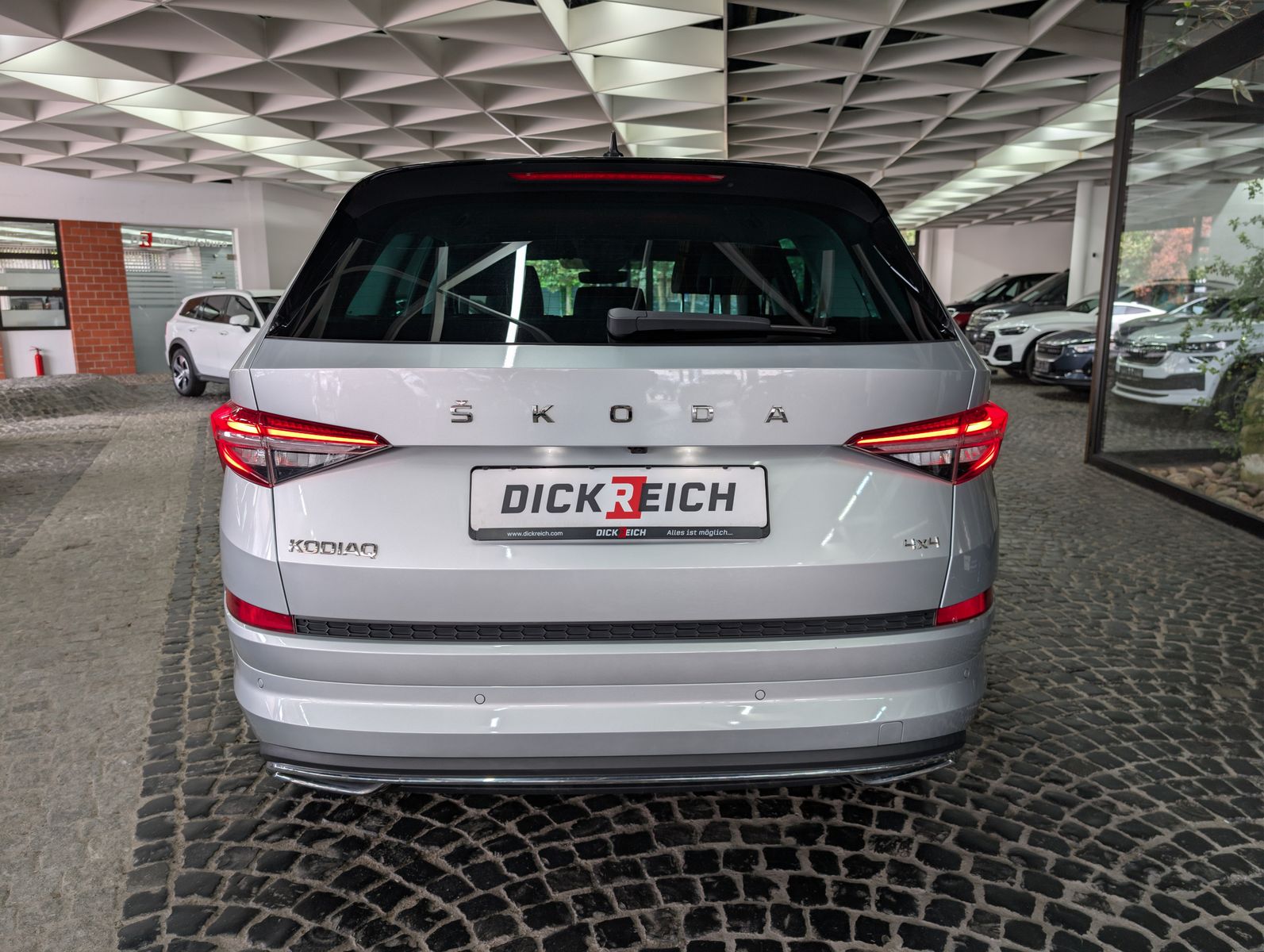 Fahrzeugabbildung SKODA Kodiaq L&amp;K 4x4 CANTON LEDER 360° ACC MEMO VIRT