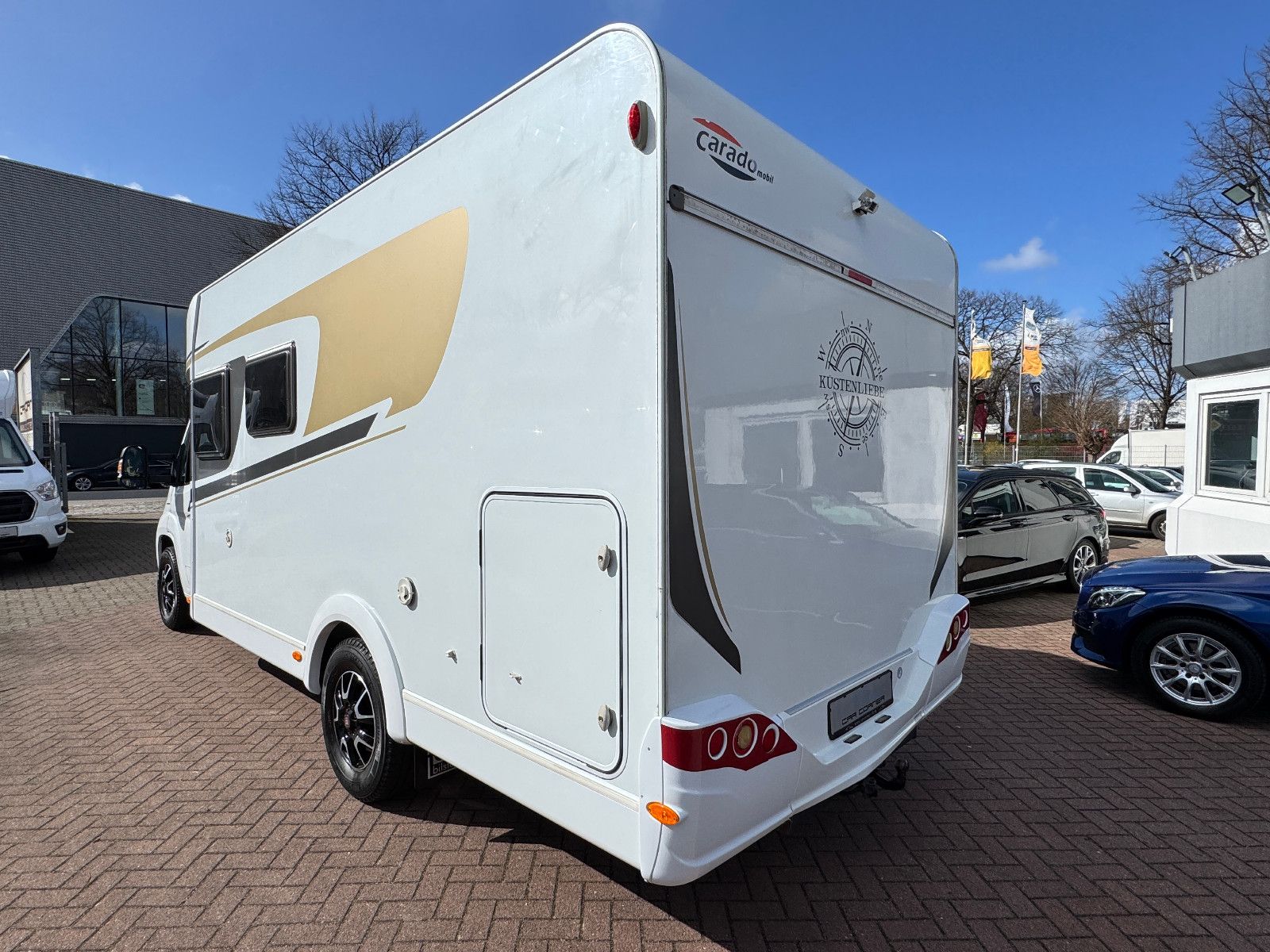 Fahrzeugabbildung Carado T 334 FIAT DUCATO AUTOMATIK SOLAR TV SAT AHK CAM